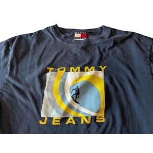 Vintage Y2K Navy Blue Tommy Hilfiger cotton tee Mens Size Small.
